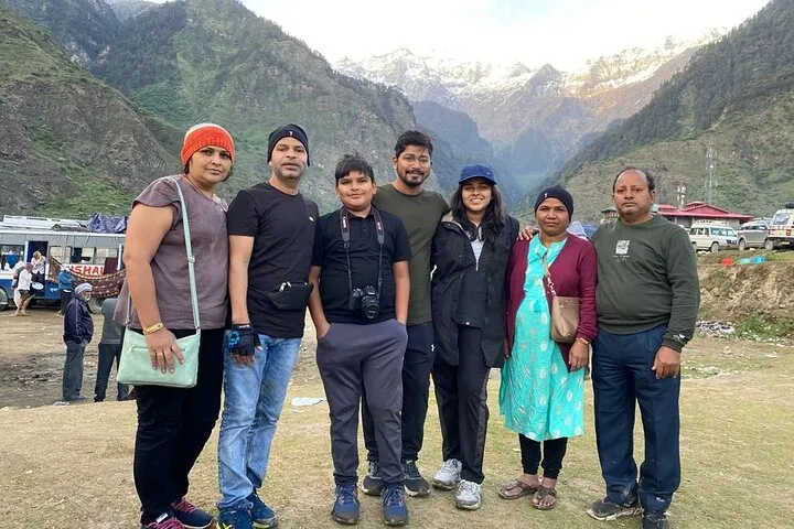 Saffron Chariot guests on their Char Dham Yatra